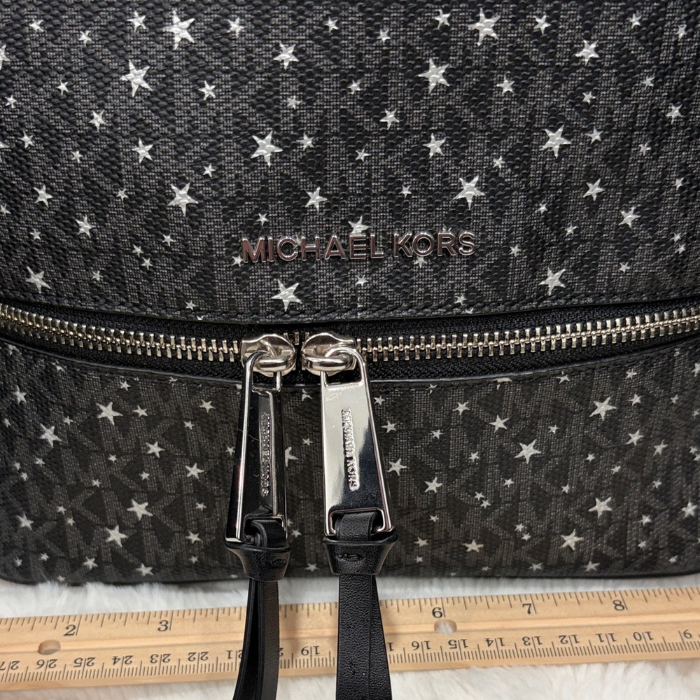 Black Star-Patterned Backpack - image 2